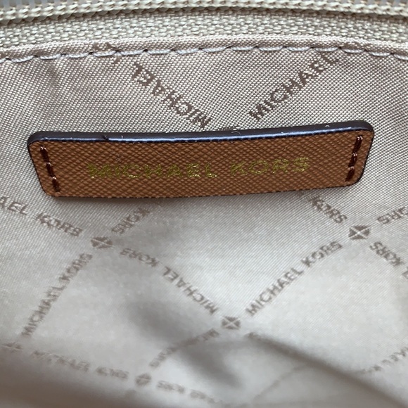 MICHAEL KORS TOP ZIP LARGE SHOULDER TOTE VANILLA COLOR NWT - Picture 12 of 16